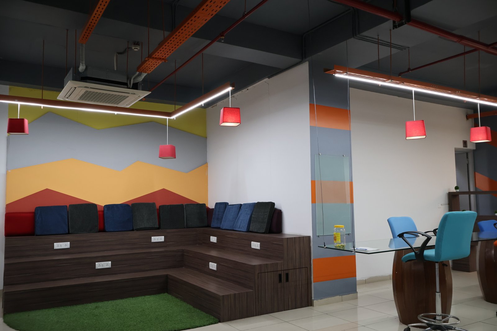 Commercial view 21