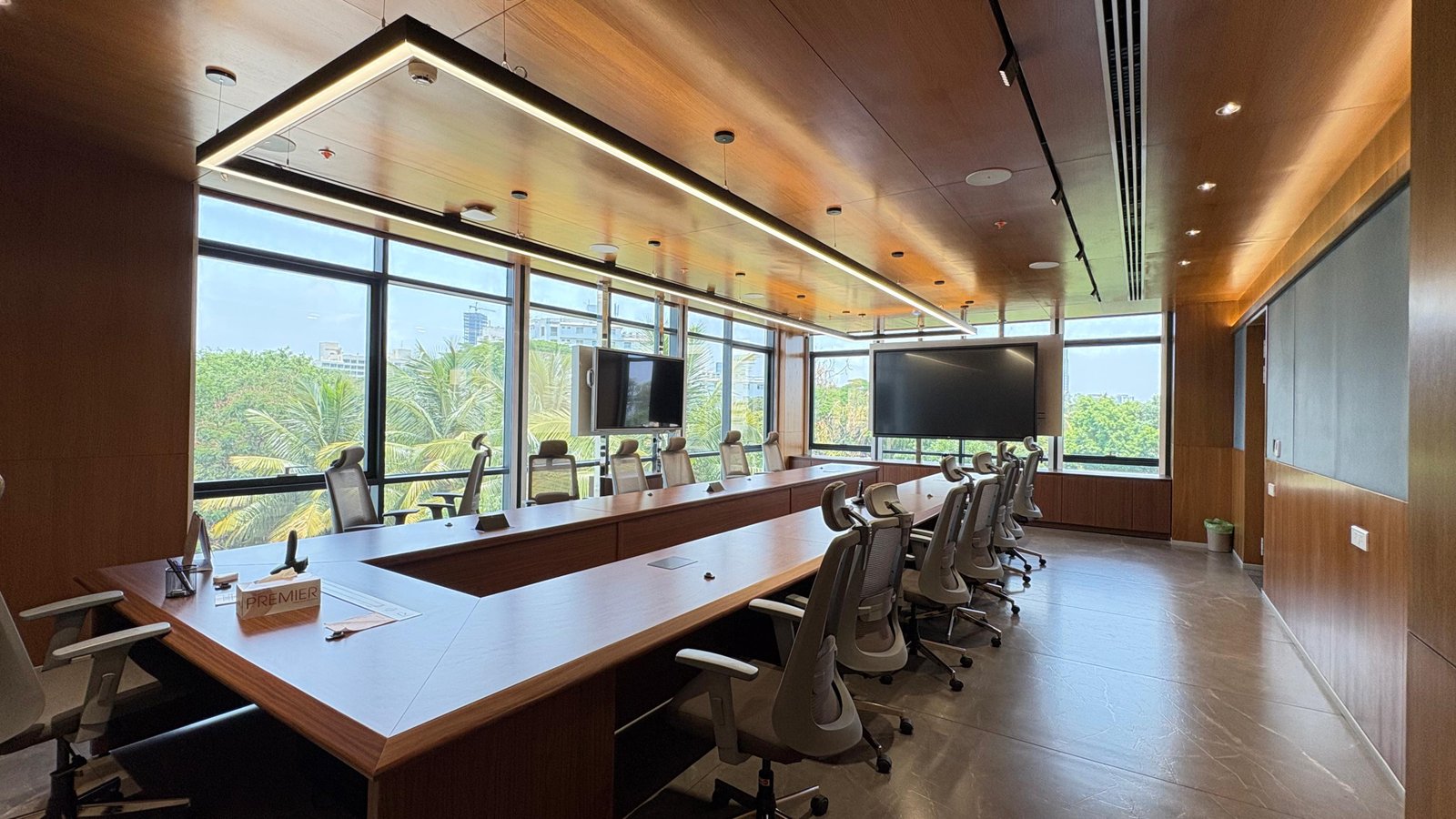 Commercial view 46